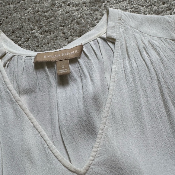 White Sleeveless Women's Top - Picture 3 of 4